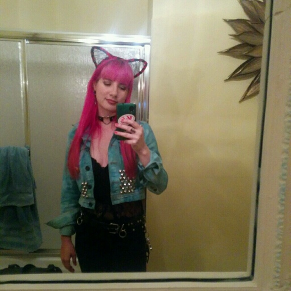 Meet your Posher, Alisa - Picture 1 of 1